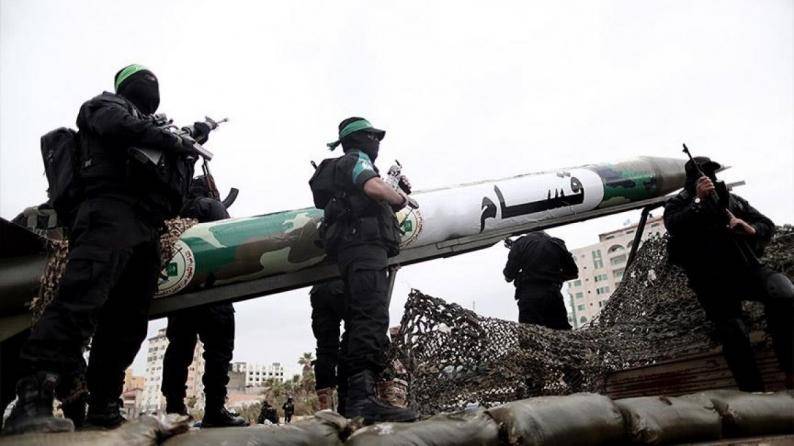 رداً على اغتيال العاروري.. القسّام تستهدف قاعدة ليمان العسكرية من جنوبي لبنان