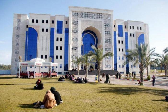 الاحتلال ينسف مبنى جامعة الإسراء الرئيسي جنوب مدينة غزة