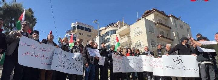 فلسطنيون أحفاد هتلر شركاء في جريمة إبادة غزة