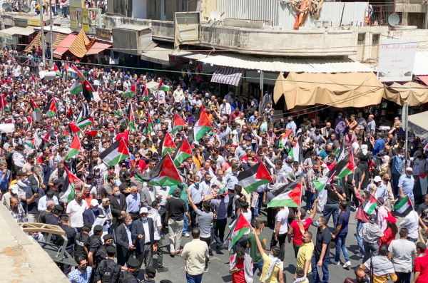 الآلاف من الأردنيين يتظاهرون نصرة لفلسطين