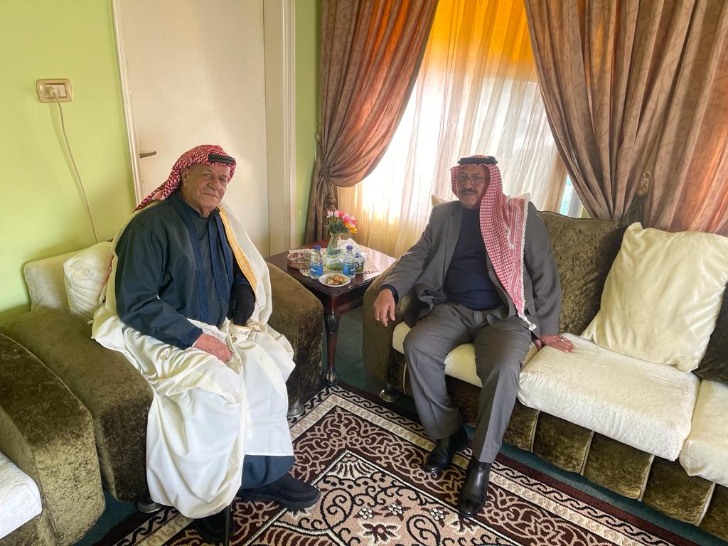 مستشار الملك لشؤون العشائر يزور الكاتب والأديب والمؤرخ الزيودي للاطمئنان على صحته