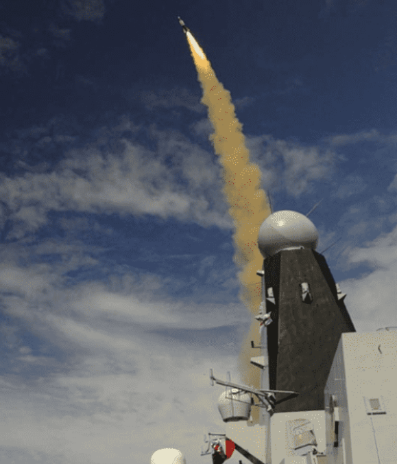 ما هو نظام (أفعى البحر) الذي تطوره بريطانيا