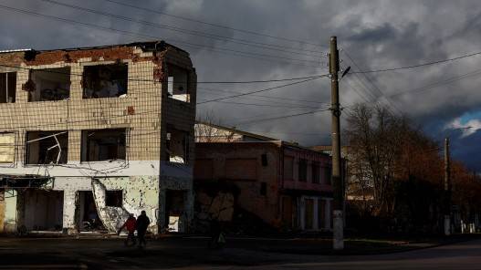 جرحى في هجمات صاروخية على كييف وخاركيف