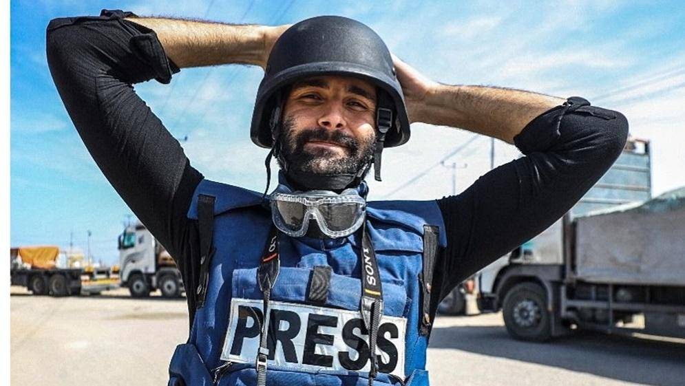 عزايزة يعلن انتهاء مهمته بتغطية حرب غزة