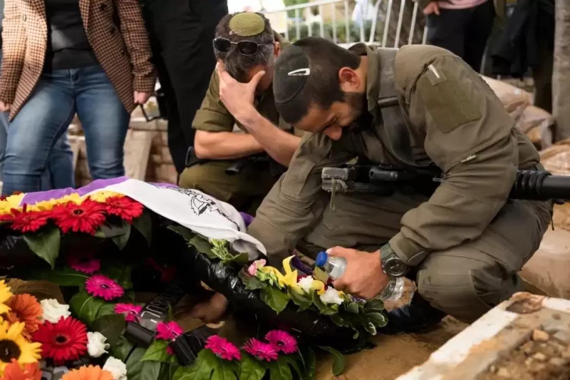 صباح صعب لا يطاق وأخبار مفجعة.. هكذا علق مسؤولون إسرائيليون على مقتل 21 جندياً في غزة