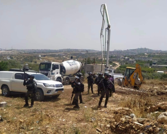 الاحتلال يردم بئر مياه في راس عطية جنوب قلقيلية