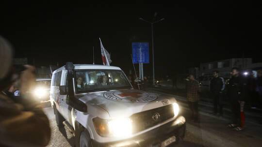 صحيفة : حماس مستعدة لإطلاق سراح النساء والأطفال الإسرائيليين