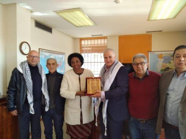 الجالية الفلسطينية في اسبانيا تكرم سفيرة جنوب افريقيا