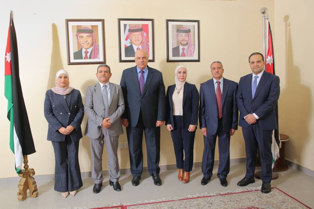 المدراء التنفيذيين لهيئة الخدمة والادارة العامة يؤدون القسم