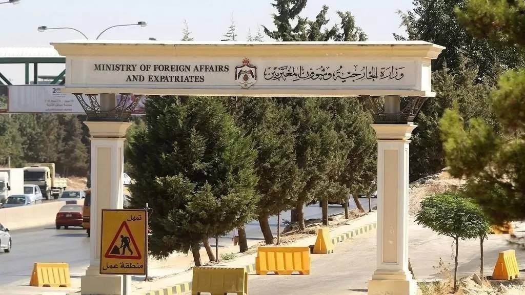 وزارة الخارجية تتابع أوضاع عائلة أردنية تعرضت لحادث سير في السعودية