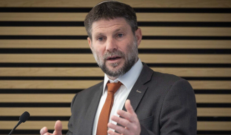 وزير مالية الاحتلال: قطر دولة داعمة وممولة للإرهاب