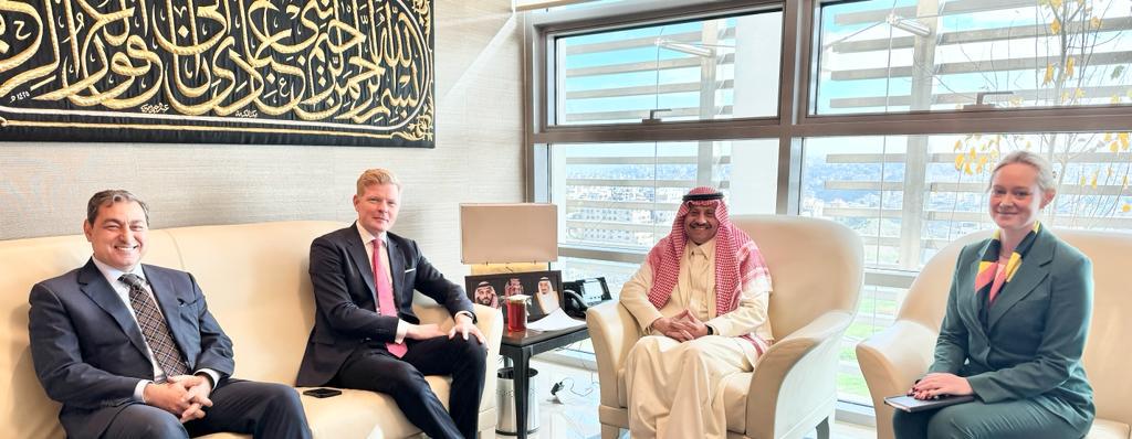 السديري يلتقي المبعوث الخاص للأمين العام للأمم المتحدة