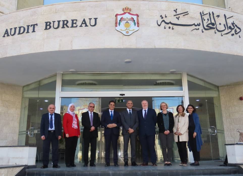 وفد من الخارجية البريطانية يزور ديوان المحاسبة...صور
