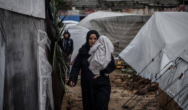 ارتفاع عدد شهداء غزة إلى 26257 وغرق خيام النازحين