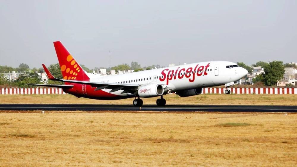 رفضوا إلحاقه بالطائرة.. فادعى بداخلها قنبلة