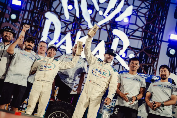 فريق لاند كروزر أوتو بودي يفوز بالمركزين الأول والثاني عن فئة سيارات الإنتاج في رالي داكار 2024