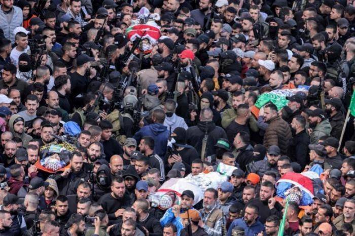 جماهير جنين تشيع جثامين الشهداء الذين ارتقوا بعملية الاغتيال داخل مستشفى ابن سينا