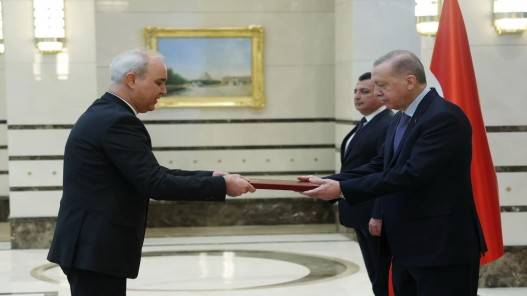 أردوغان ينقل تحياته للملك خلال تقبله أوراق اعتماد سفير الأردن في أنقرة