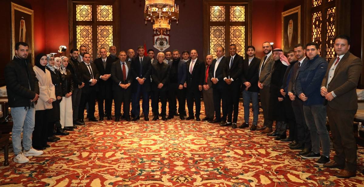 العيسوي  يلتقي وفدا من أهالي وشباب مخيم سوف..صور