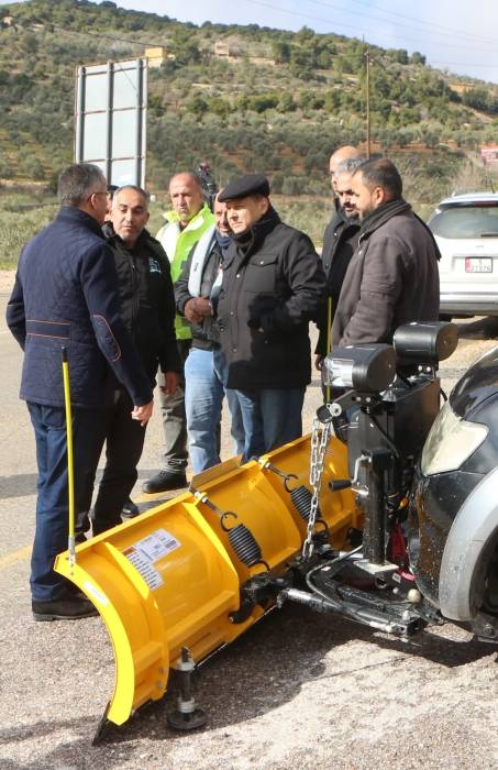 أمين عام الأشغال يتفقد عمل الفرق الميدانية في جرش وعجلون...صور