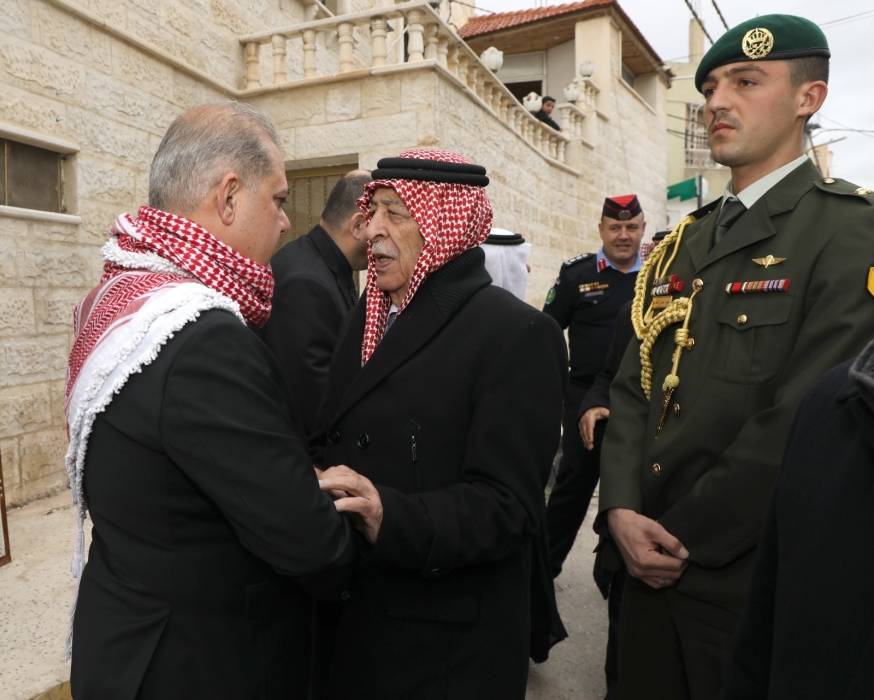 مندوبا عن الملك وولي العهد.. العيسوي يعزي بوفاة النائب الذيابات...صور