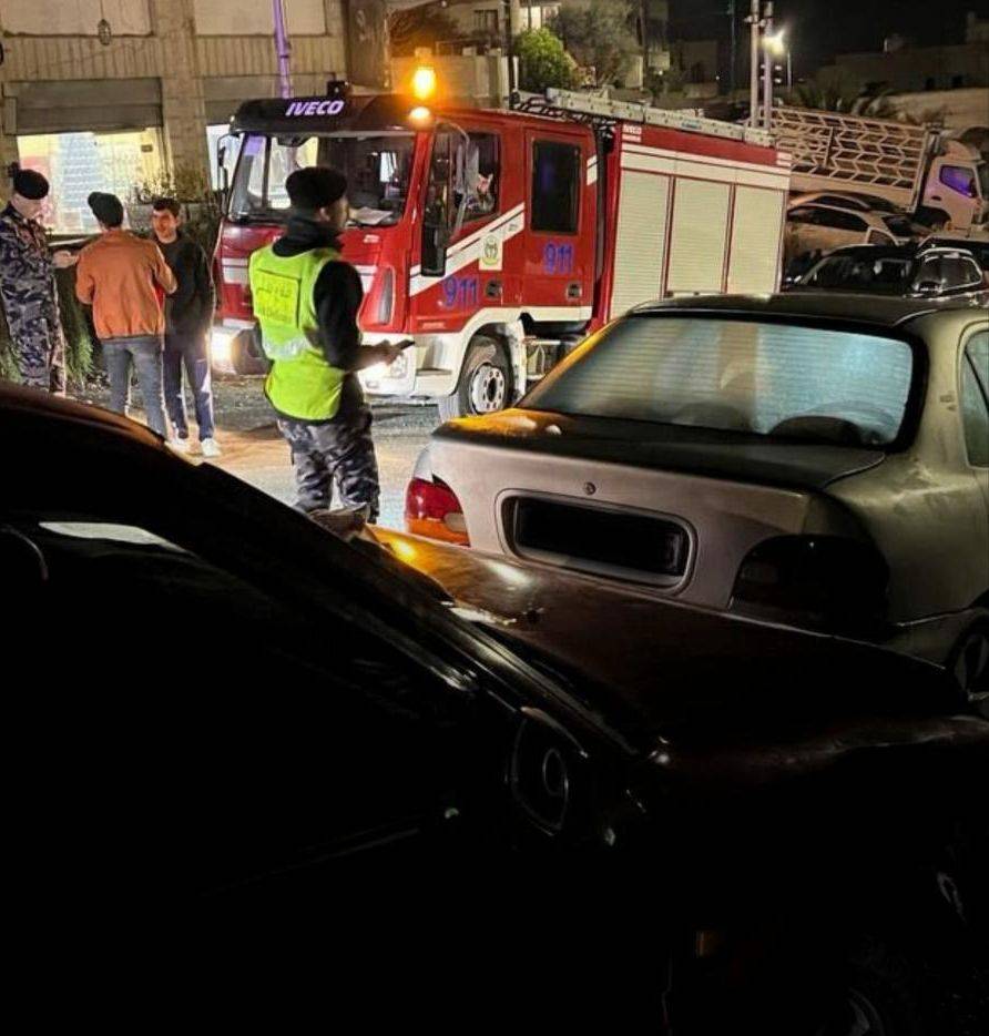 حادث سير تصادم 3 مركبات في الكرك