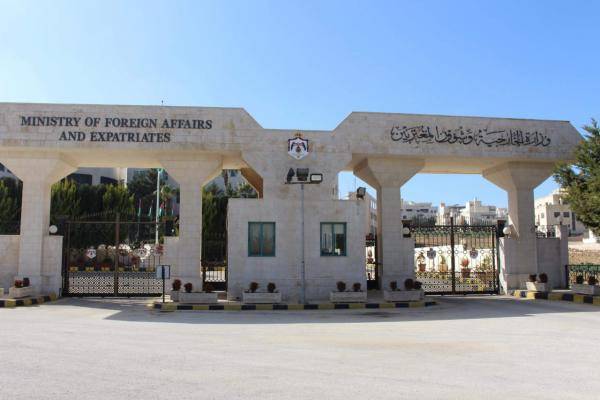 الخارجية: نعمل على إجلاء ٥٤ مواطناً أردنياً من غزة
