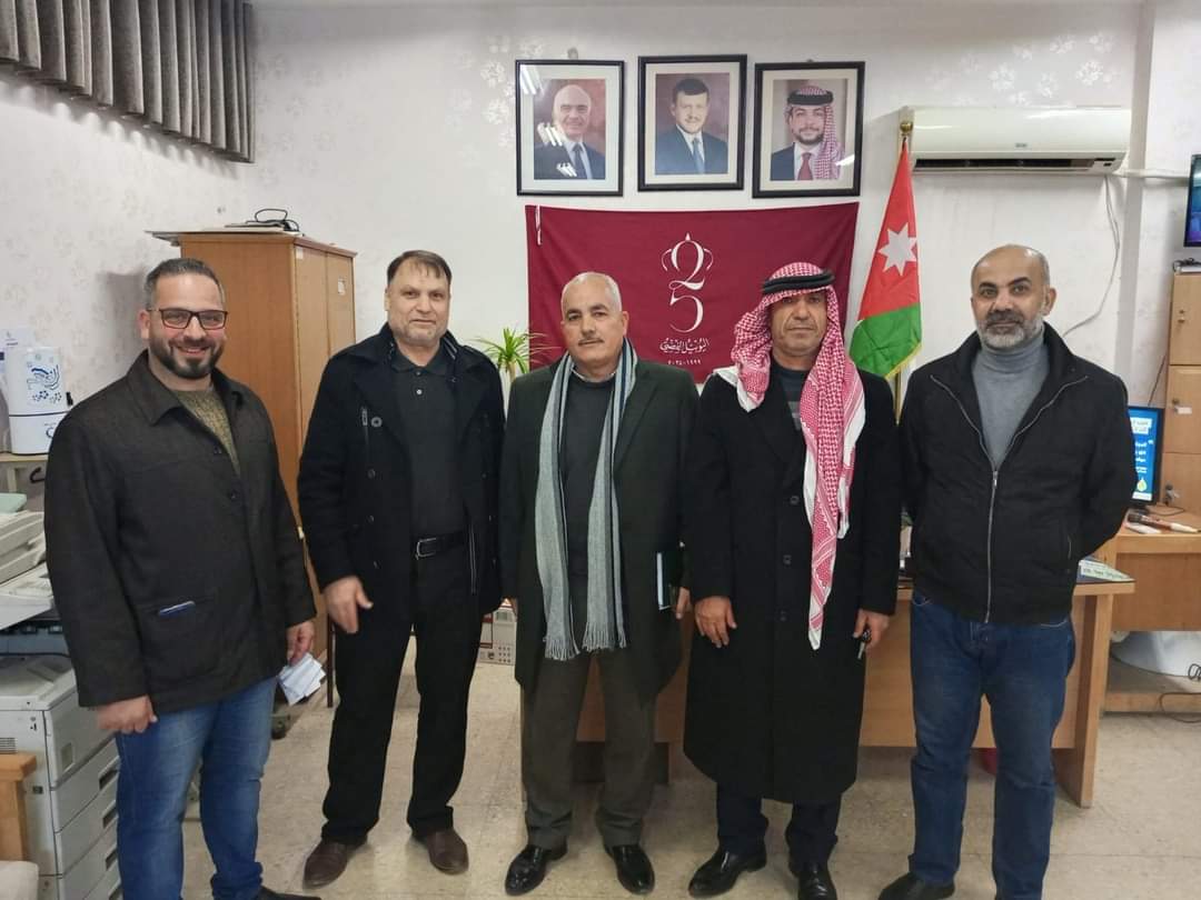 شديفات يتفقد مجموعة من المدارس في الزرقاء ...صور