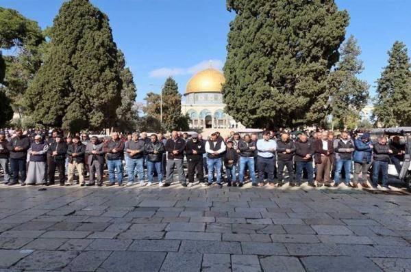 25 ألف مصل فلسطيني يؤدون صلاة الجمعة في المسجد الأقصى