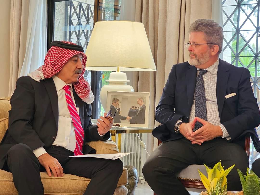 سفير اسبانيا يشيد بالملك ويكشف حبه للأردن...صور