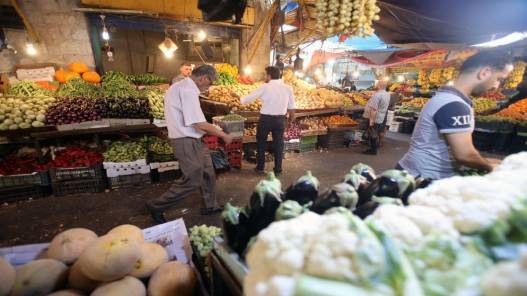 2074 طنا من الخضار وردت السوق المركزي الثلاثاء