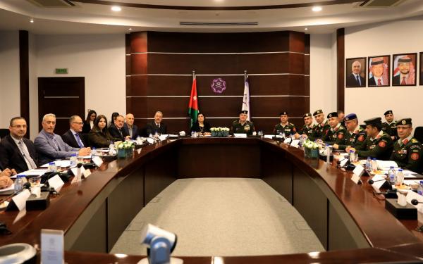 الأميرة سمية تلتقي رئيس هيئة الأركان المشتركة