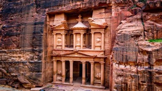 مشروع نظام لتأجير وتملك غير الأردنيين للأموال غير المنقولة خارج حدود البترا الأثرية