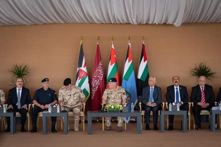 الملك ينعم بميدالية اليوبيل الفضي على مجموعة من المتقاعدين العسكريين وعدد من  ابناء الشهداء...اسماء