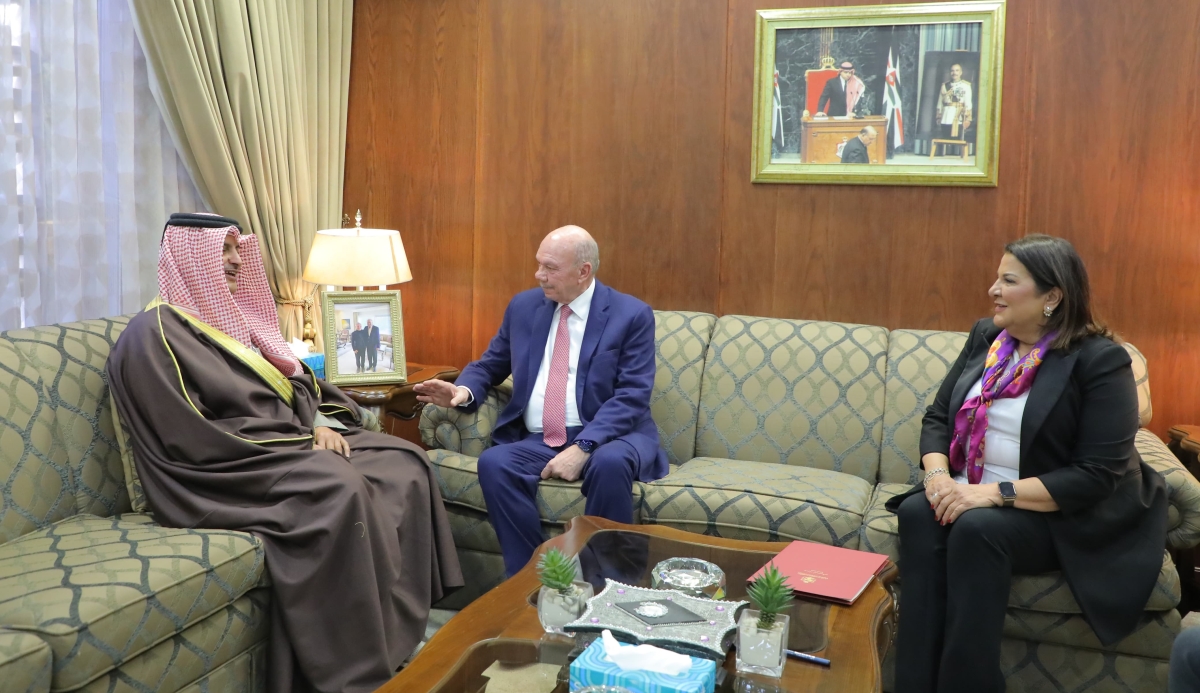 الفايز يلتقي سفير دولة قطر لدى المملكة
