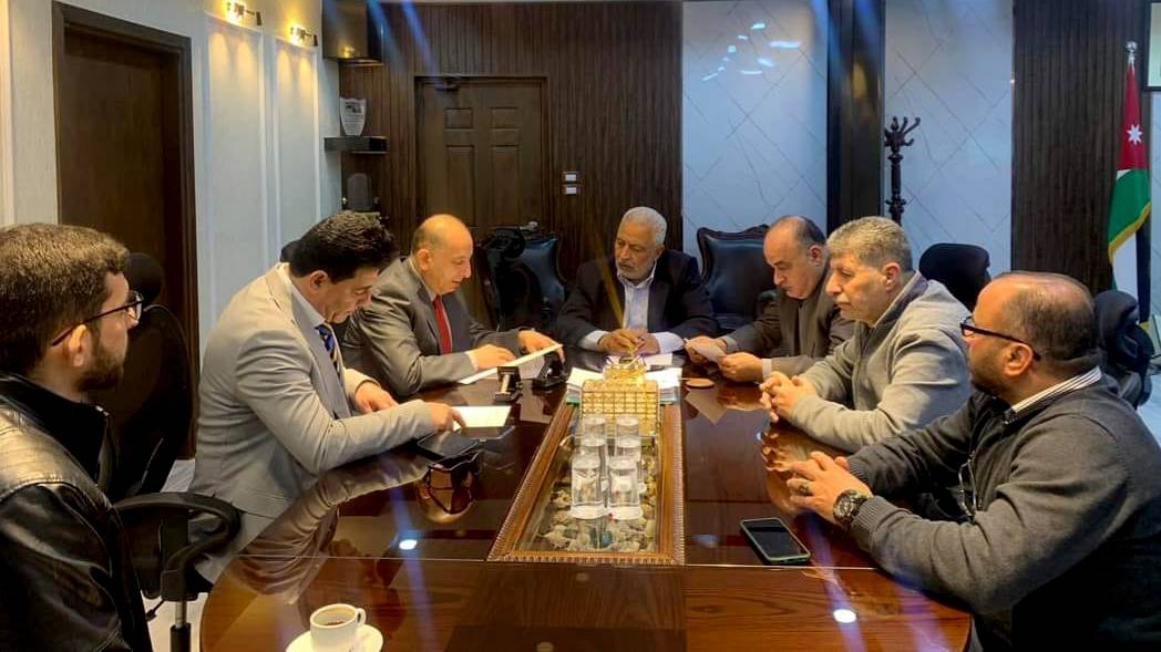 بحث التعاون بين بلدية غرب اربد وجامعة آل البيت