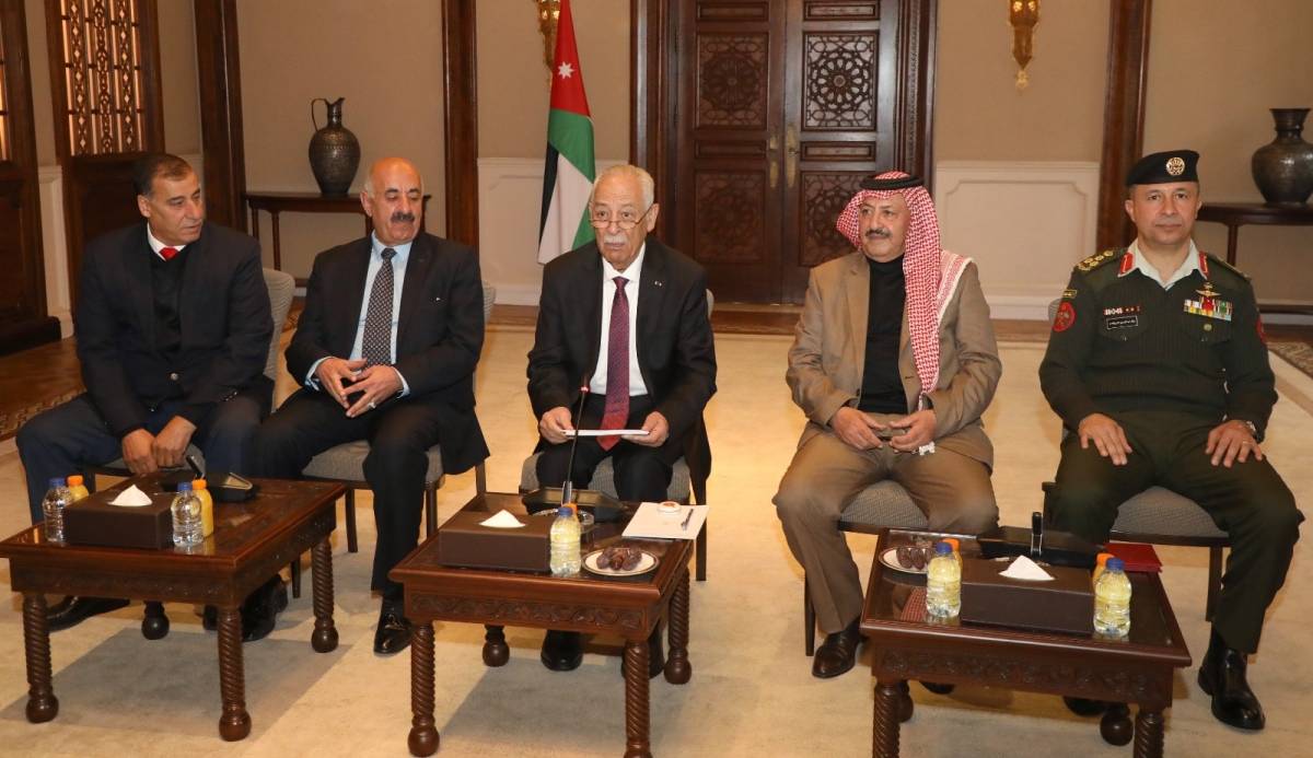 رئيس الديوان الملكي يلتقي متقاعدين عسكريين ومحاربين قدامى من محافظة عجلون