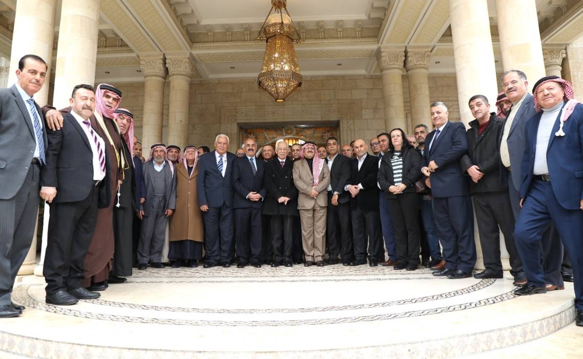 رئيس الديوان الملكي يلتقي متقاعدين عسكريين ومحاربين قدامى من محافظة عجلون_صور