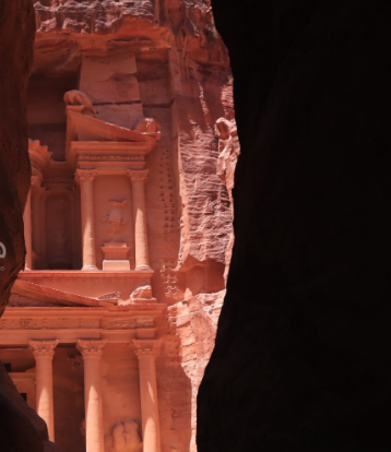 صحفي كندي: العالم يحتاج إلى المزيد من الأردن