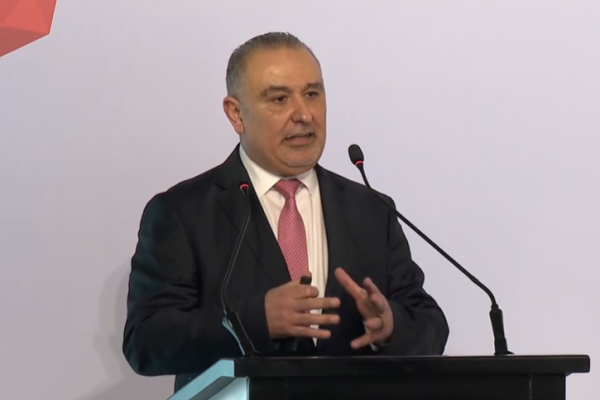 الشريدة عن الأولويات الاقتصادية المتأخرة: مشاورات وتعثر في عطاءات