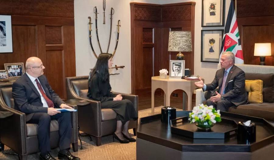 الملك يستقبل وزيرة خارجية بلغاريا في إطار جهود التوصل لوقف لإطلاق النار في غزة