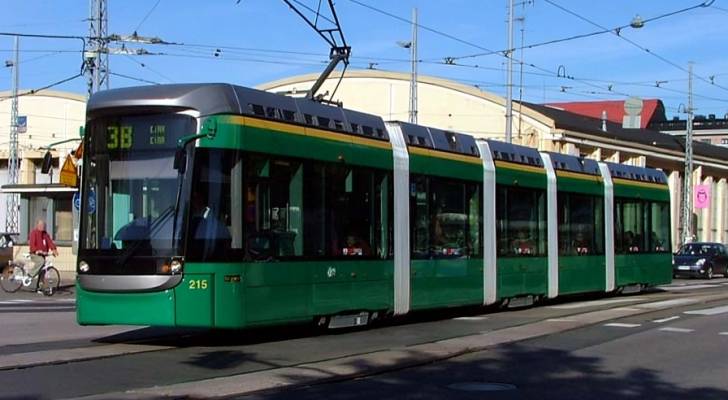 الشواربة يكشف عن مشاريع نقل جديدةفي عمان