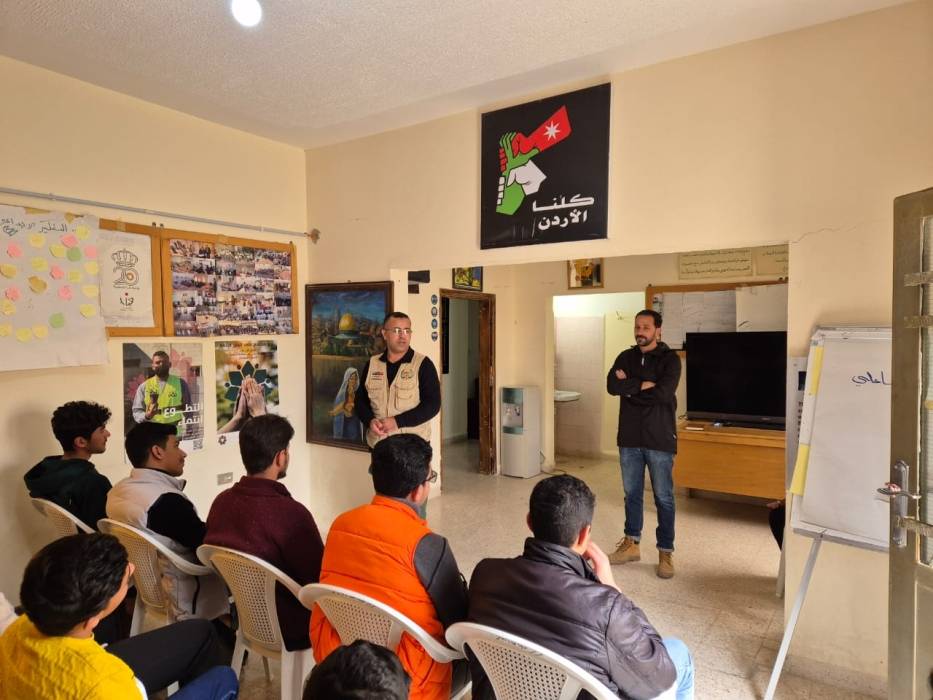 جلسة توعوية في مركز شباب البتراء بعنوان  الجرائم الإلكترونية_صور