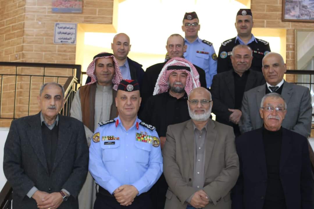 العميد الحمايدة يلتقي عدداً من المتقاعدين العسكريين في البلقاء