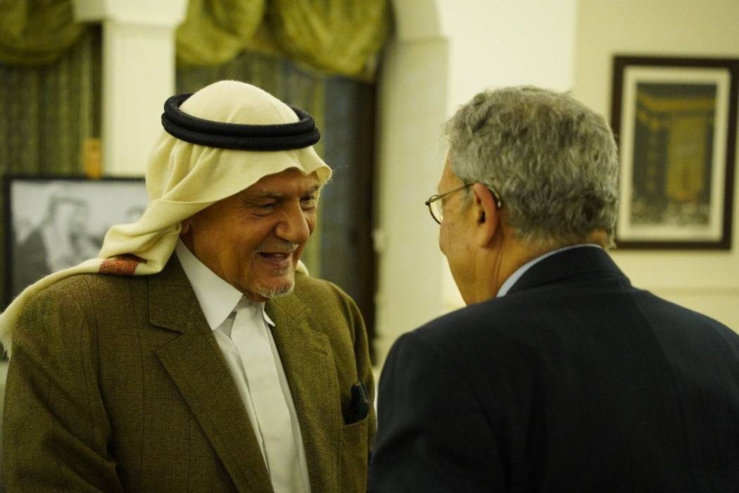 السديري يقيم مأدبة عشاء على شرف الامير تركي الفيصل  ....صور