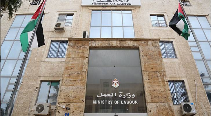 وزارة العمل: أكثر من 34 ألفا وقعوا عقود عمل من خلال البرنامج الوطني للتشغيل