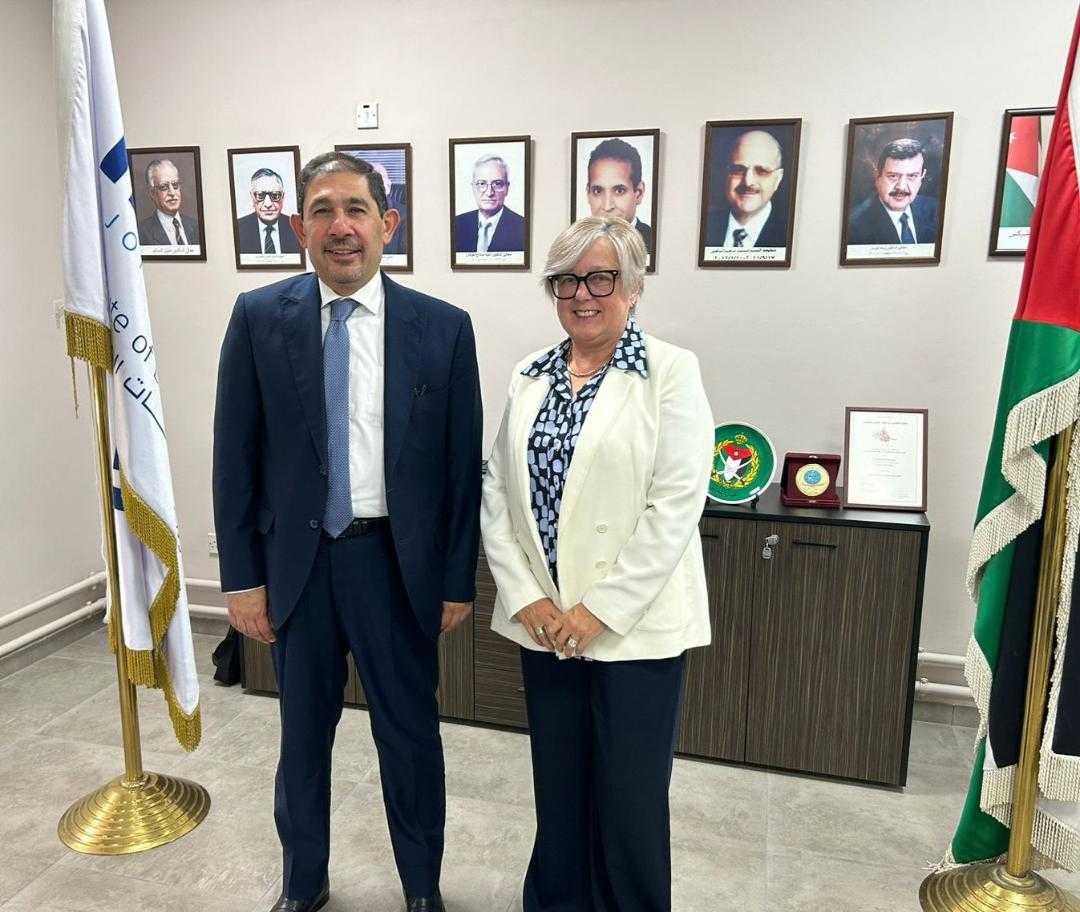 معهد الدراسات المصرفية يوقع اتفاقية مع منظمة التنمية الدولية المهنية