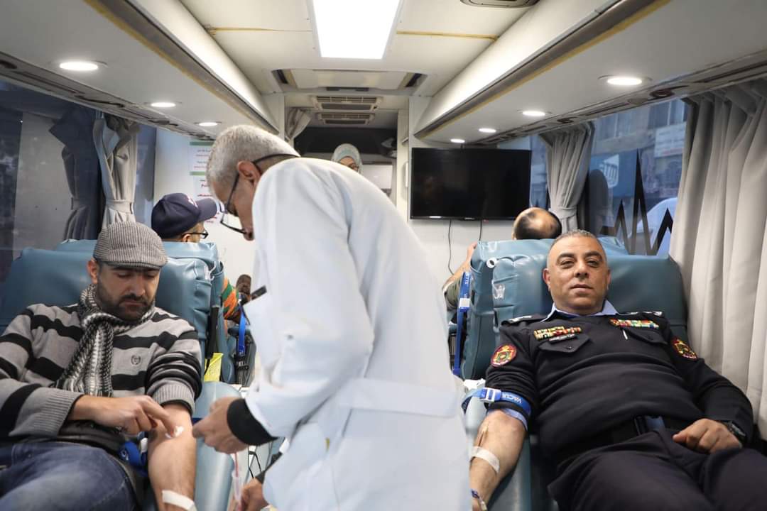 شرطة وسط عمان تنظم حملة للتبرع بالدم  لصالح بنك الدم..