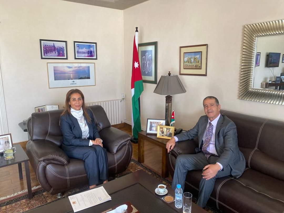 غنيمات تلتقي وفد نيابي في الرباط.