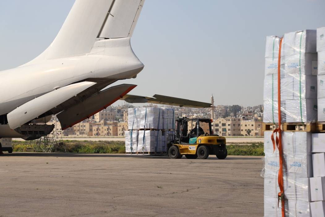 الأردن يرسل طائرتين محملتين بـ40 طناً من المواد الصحية إلى غزة
